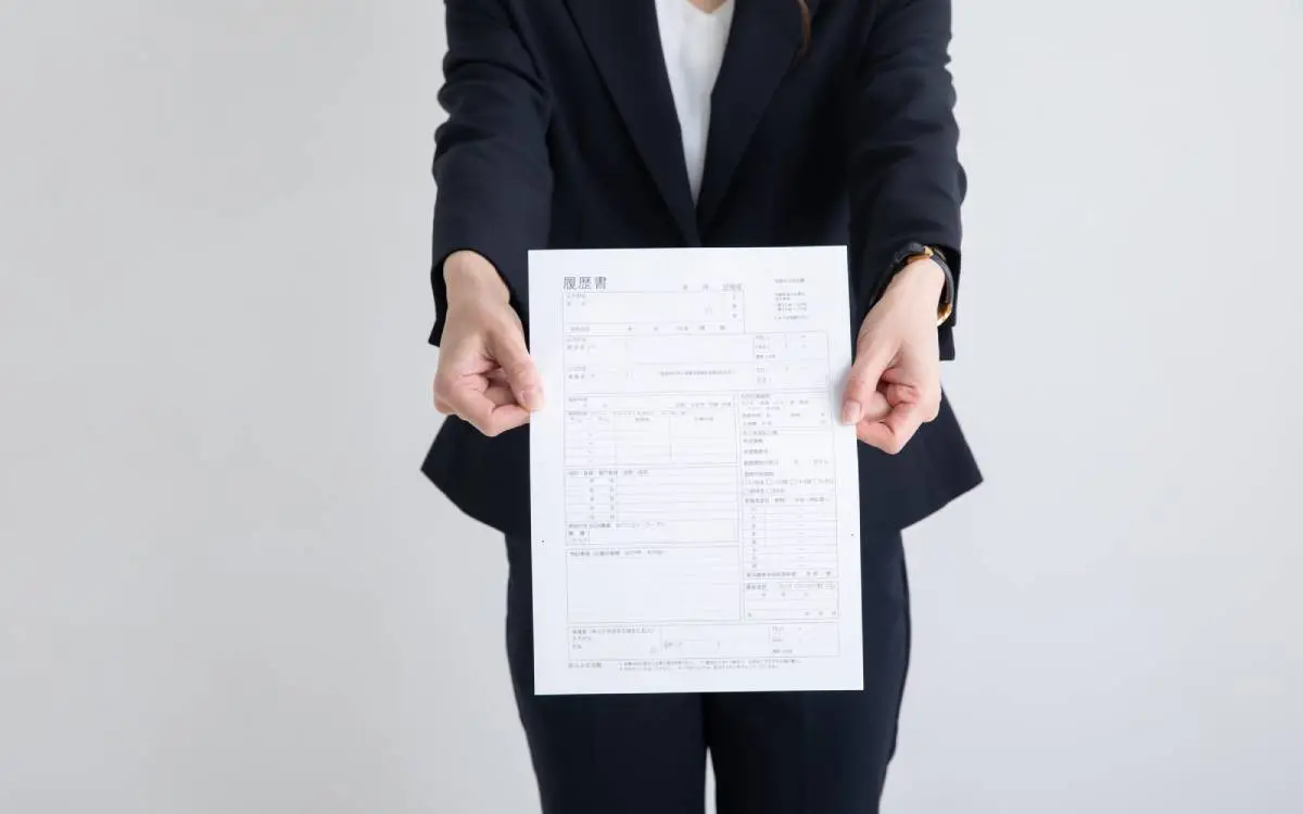 履歴書の最終確認と提出時のマナー